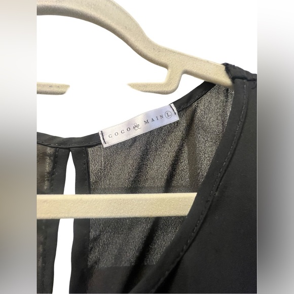 Sleeveless Tanktop Blouse - Coco&Main - Large - Picture 3 of 3